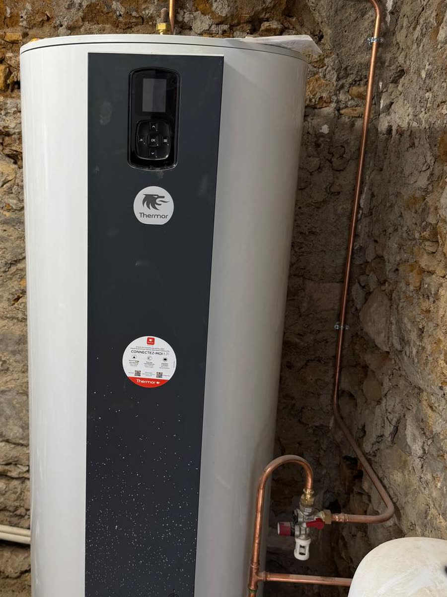 Chauffe-eau thermodynamique et raccordements cuivre
